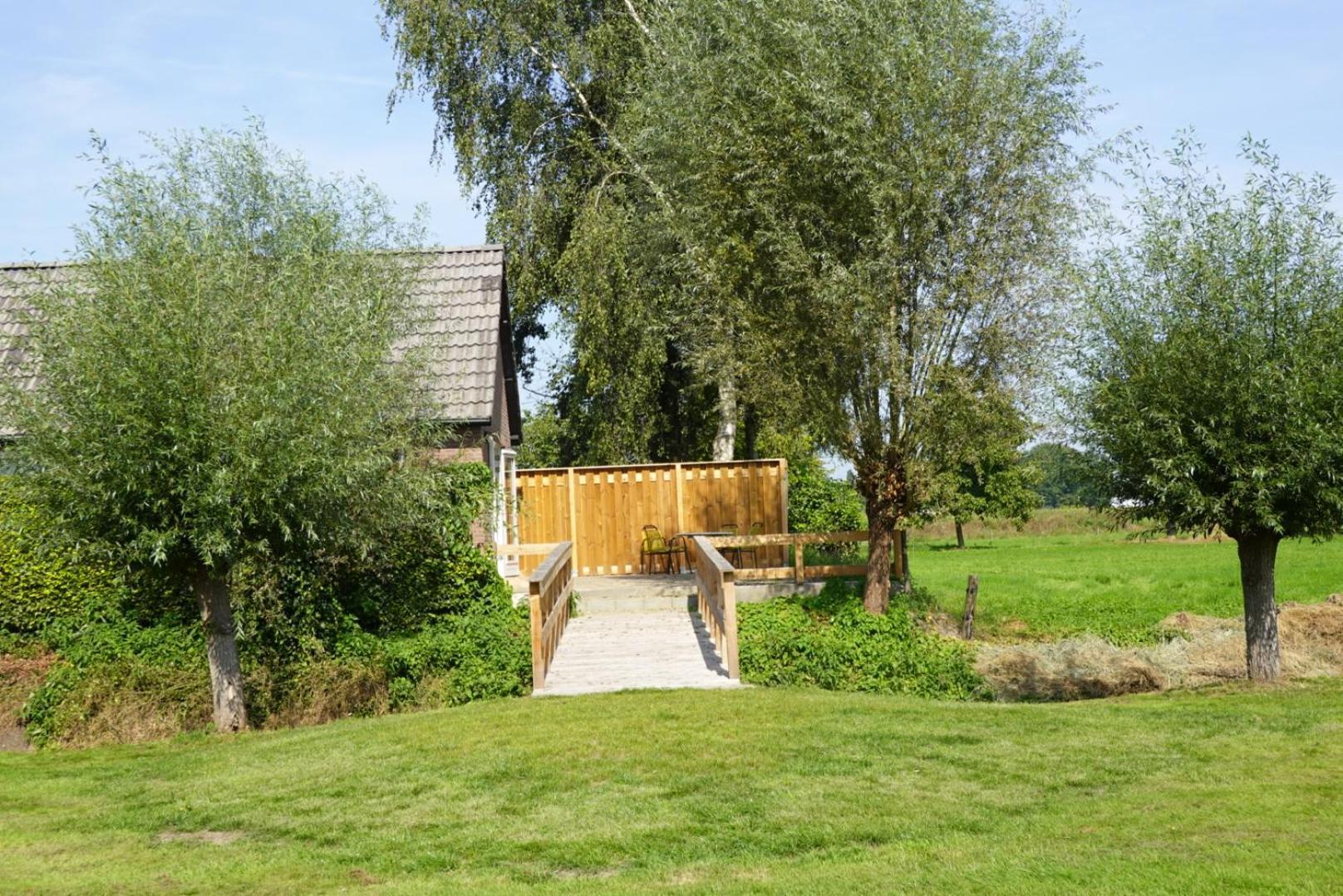 Vila De Knotwilg Loon op Zand Exteriér fotografie
