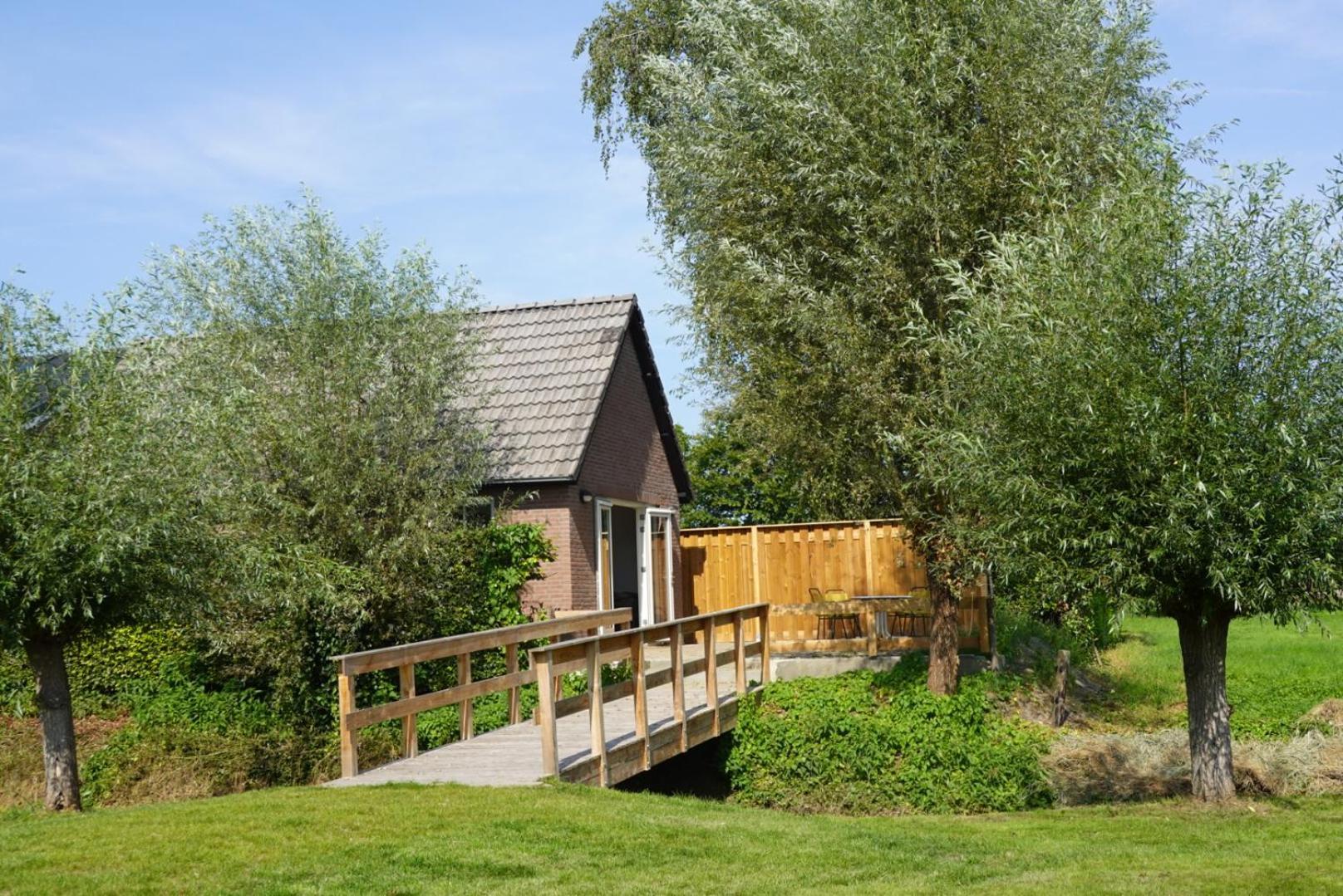 Vila De Knotwilg Loon op Zand Exteriér fotografie