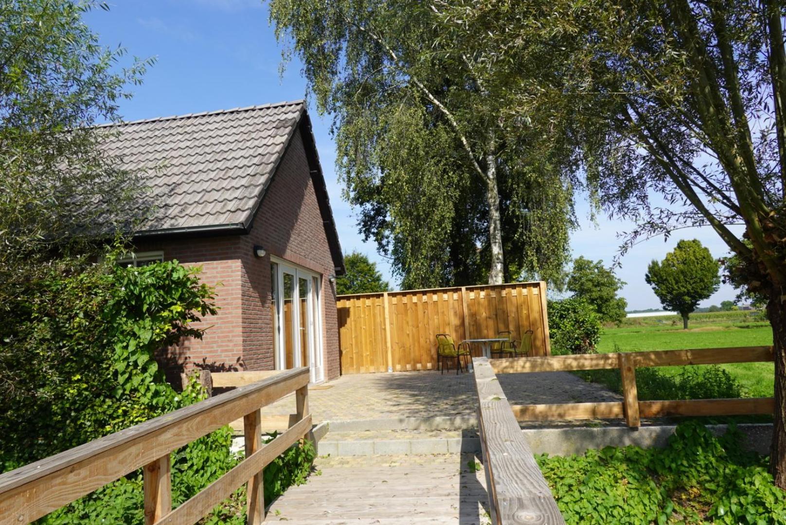 Vila De Knotwilg Loon op Zand Exteriér fotografie